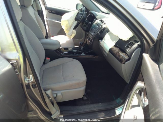 Photo 4 VIN: 5XYKT4A63FG558311 - KIA SORENTO 