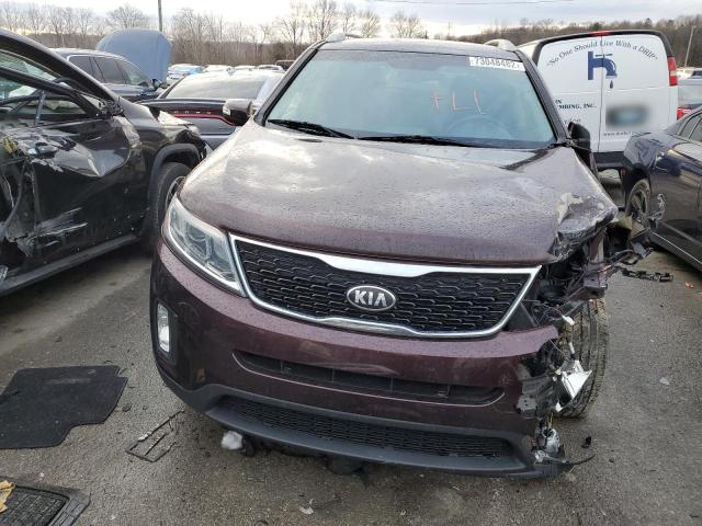 Photo 4 VIN: 5XYKT4A63FG586755 - KIA SORENTO LX 