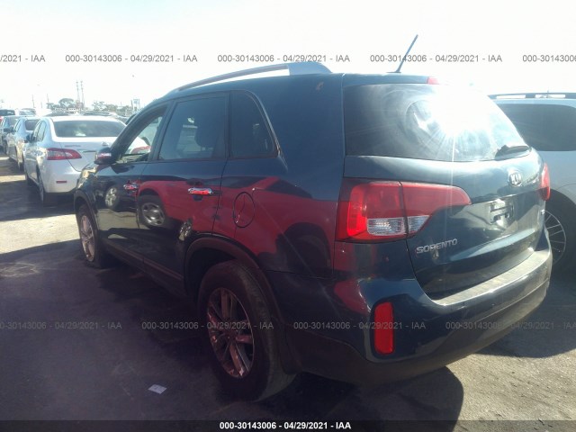 Photo 2 VIN: 5XYKT4A63FG607099 - KIA SORENTO 