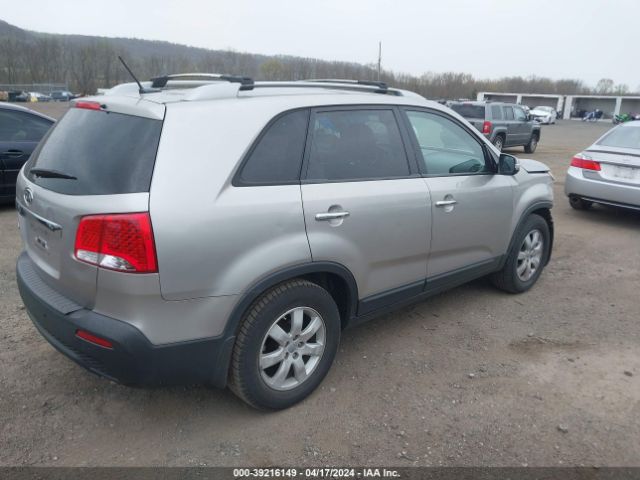 Photo 3 VIN: 5XYKT4A64CG281289 - KIA SORENTO 