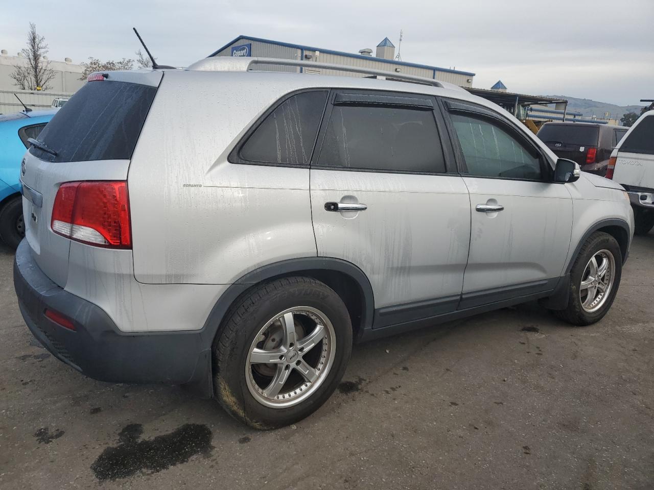 Photo 2 VIN: 5XYKT4A64DG414165 - KIA SORENTO 