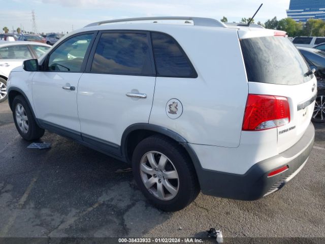 Photo 2 VIN: 5XYKT4A64DG420077 - KIA SORENTO 