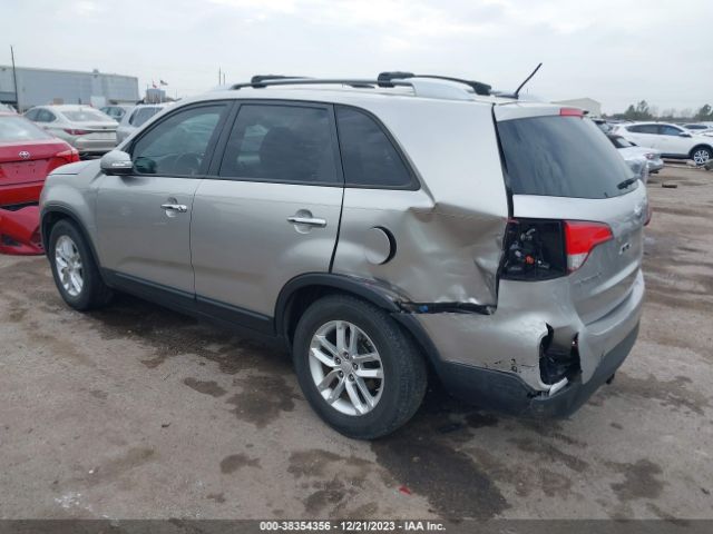 Photo 2 VIN: 5XYKT4A64EG511819 - KIA SORENTO 