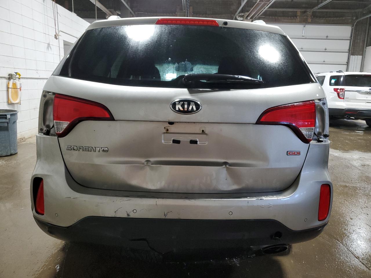 Photo 5 VIN: 5XYKT4A64FG575019 - KIA SORENTO 