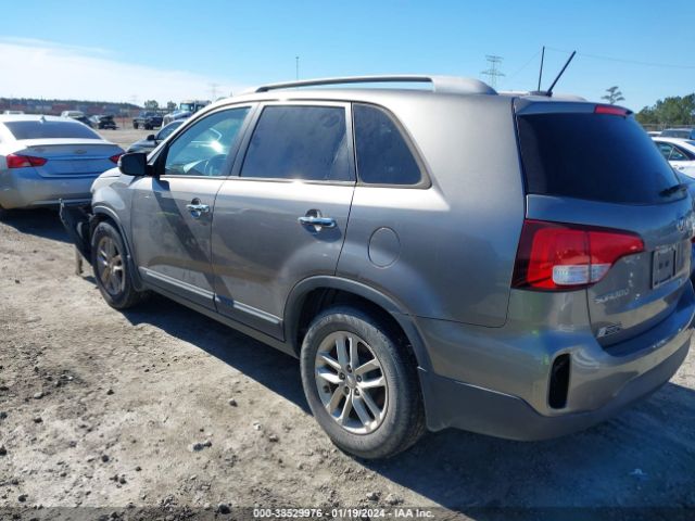 Photo 2 VIN: 5XYKT4A64FG593231 - KIA SORENTO 