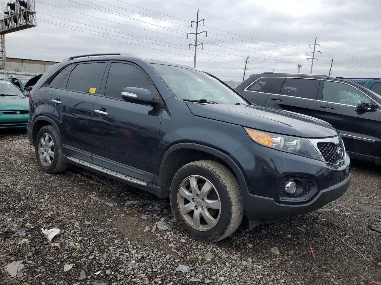 Photo 3 VIN: 5XYKT4A65DG346829 - KIA SORENTO 