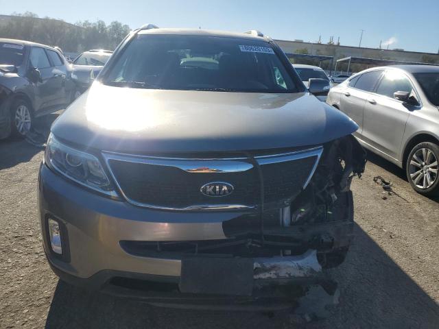 Photo 4 VIN: 5XYKT4A65FG556222 - KIA SORENTO 