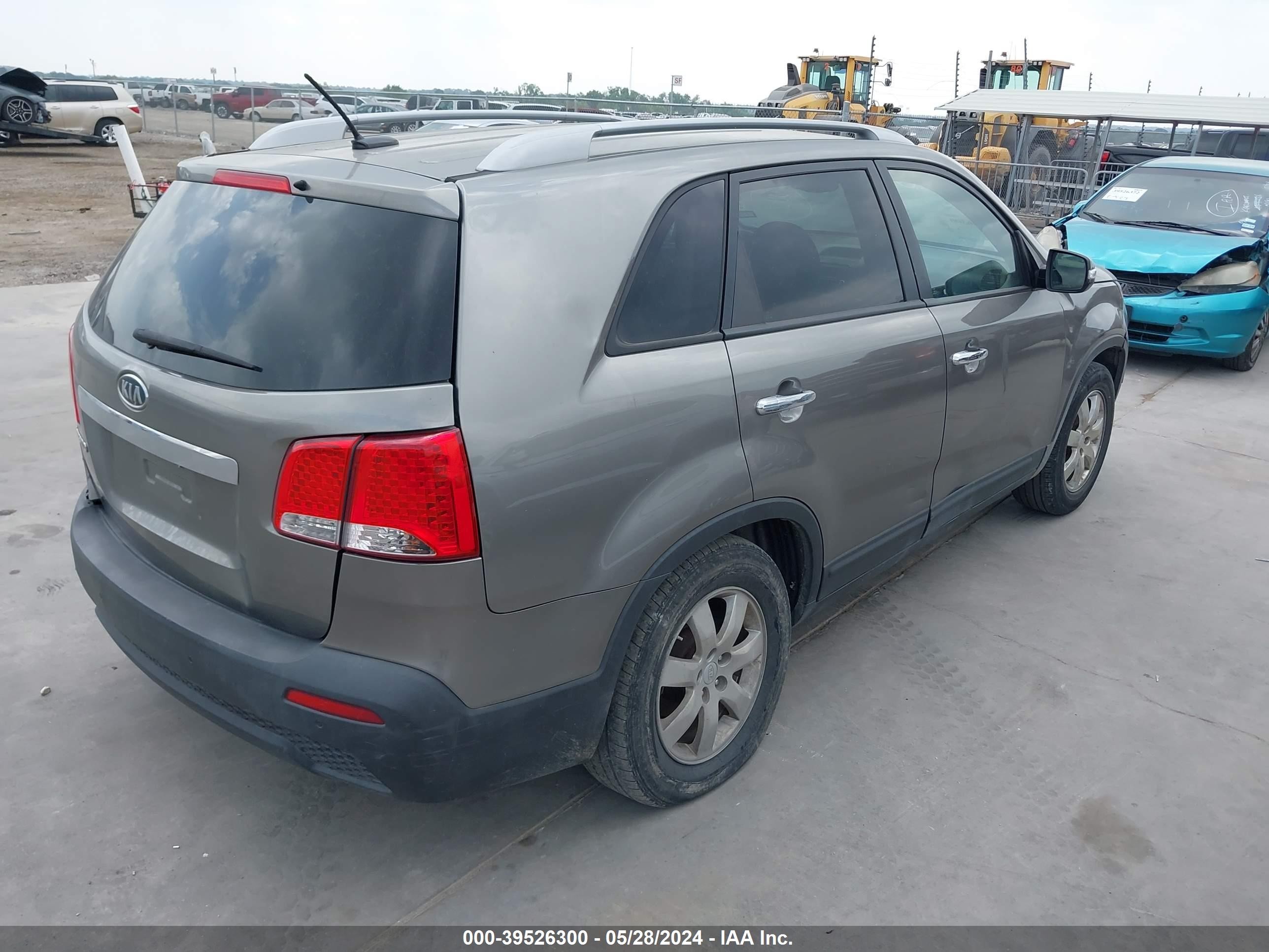 Photo 3 VIN: 5XYKT4A66CG190184 - KIA SORENTO 