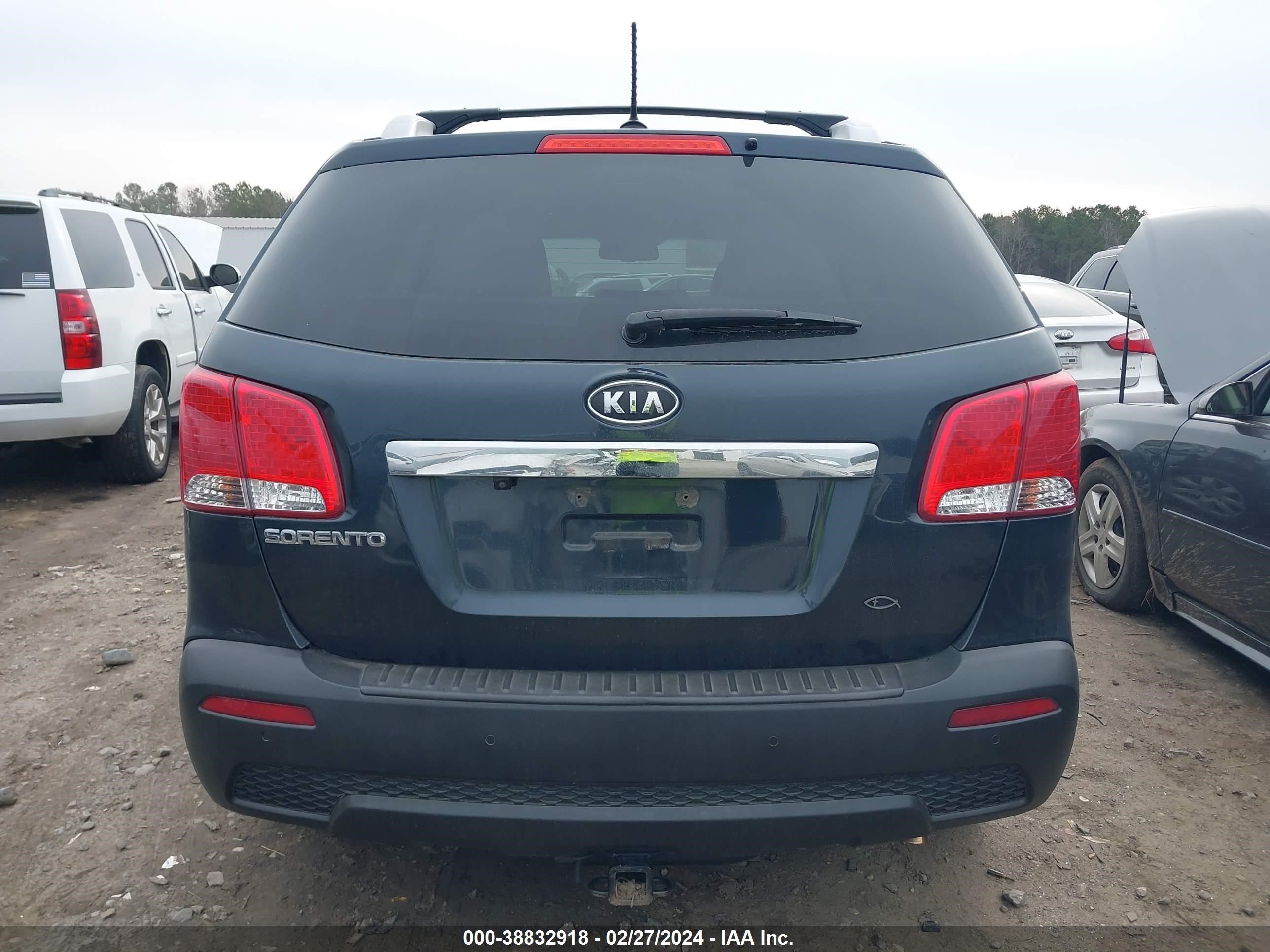 Photo 15 VIN: 5XYKT4A66DG334480 - KIA SORENTO 