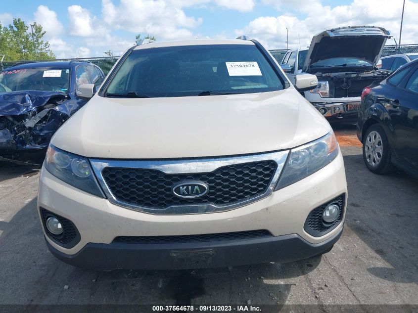 Photo 5 VIN: 5XYKT4A67CG215934 - KIA SORENTO 