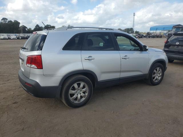 Photo 2 VIN: 5XYKT4A67DG325237 - KIA SORENTO LX 