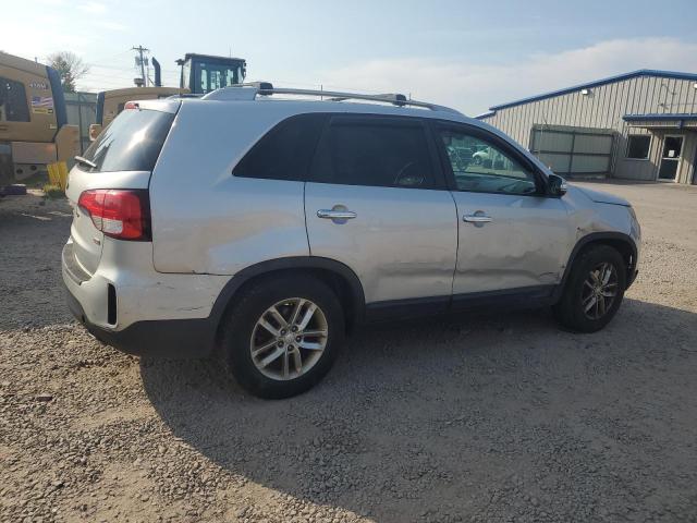 Photo 2 VIN: 5XYKT4A67EG485801 - KIA SORENTO LX 