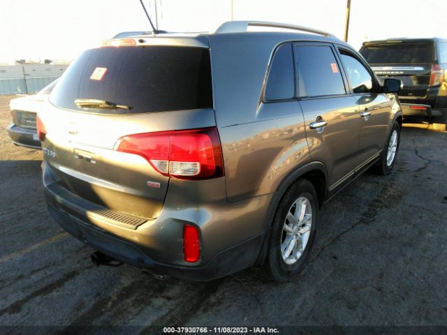 Photo 3 VIN: 5XYKT4A67FG581445 - KIA SORENTO 