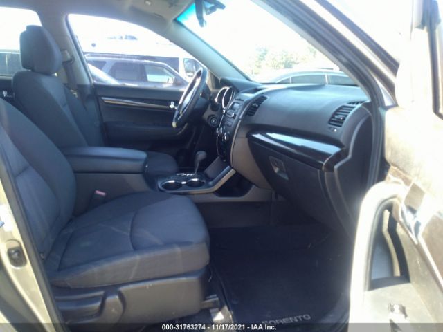 Photo 4 VIN: 5XYKT4A68CG205669 - KIA SORENTO 