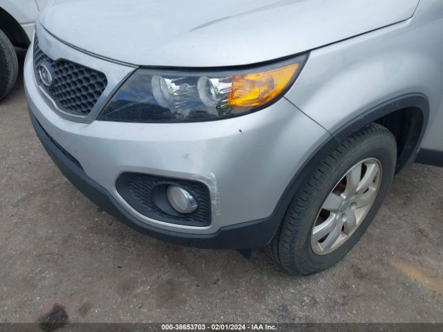 Photo 5 VIN: 5XYKT4A68CG216011 - KIA SORENTO 