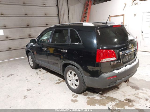 Photo 2 VIN: 5XYKT4A68DG328793 - KIA SORENTO 