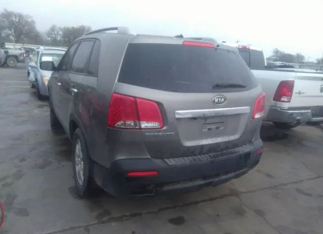 Photo 2 VIN: 5XYKT4A68DG382739 - KIA SORENTO 