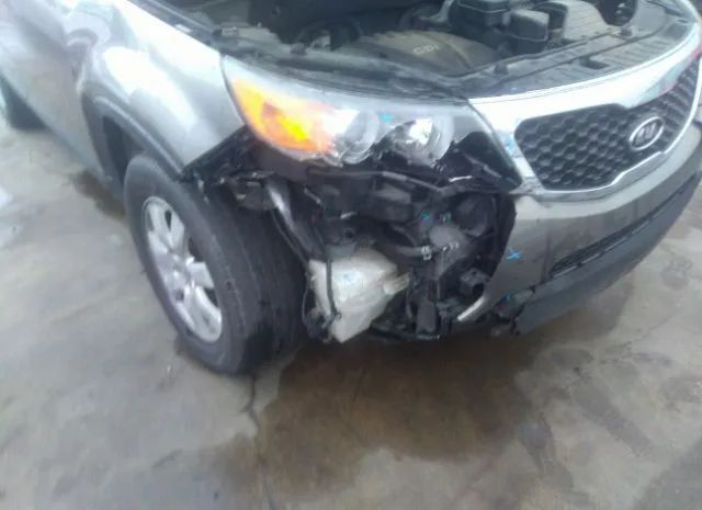 Photo 5 VIN: 5XYKT4A68DG382739 - KIA SORENTO 