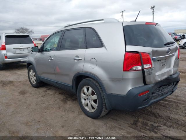 Photo 2 VIN: 5XYKT4A68DG394289 - KIA SORENTO 