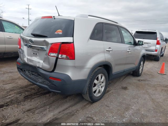 Photo 3 VIN: 5XYKT4A68DG394289 - KIA SORENTO 