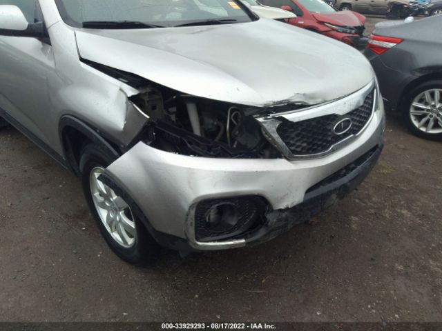 Photo 5 VIN: 5XYKT4A68DG424035 - KIA SORENTO 