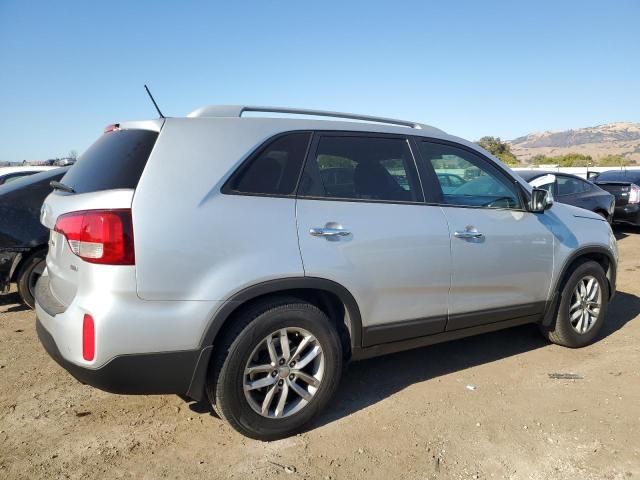 Photo 2 VIN: 5XYKT4A68EG463208 - KIA SORENTO LX 