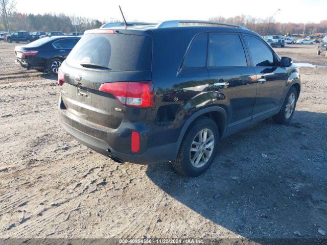 Photo 3 VIN: 5XYKT4A68FG633715 - KIA SORENTO 