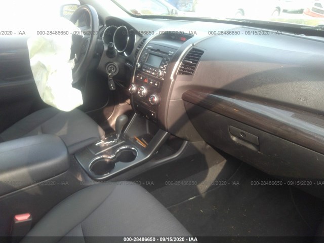 Photo 4 VIN: 5XYKT4A69CG266772 - KIA SORENTO 