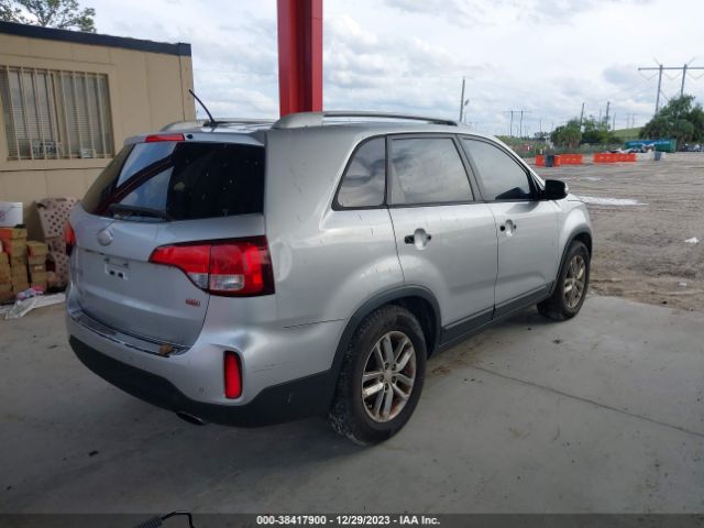 Photo 3 VIN: 5XYKT4A69EG434932 - KIA SORENTO 