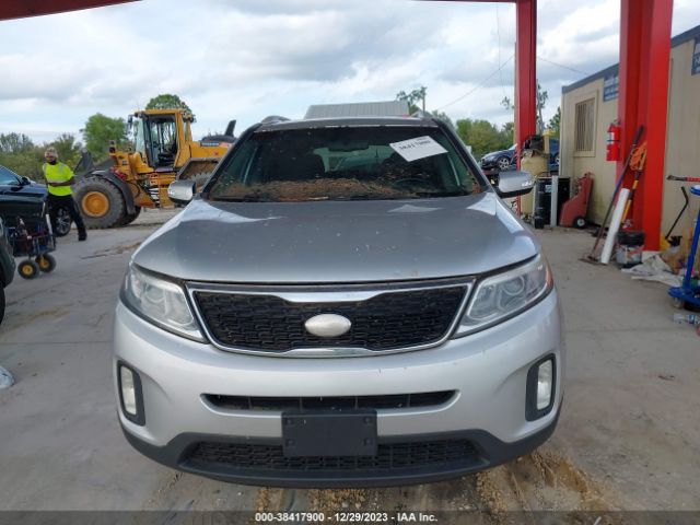 Photo 5 VIN: 5XYKT4A69EG434932 - KIA SORENTO 