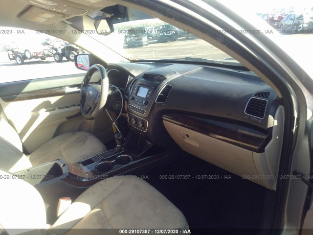 Photo 4 VIN: 5XYKT4A69FG625946 - KIA SORENTO 