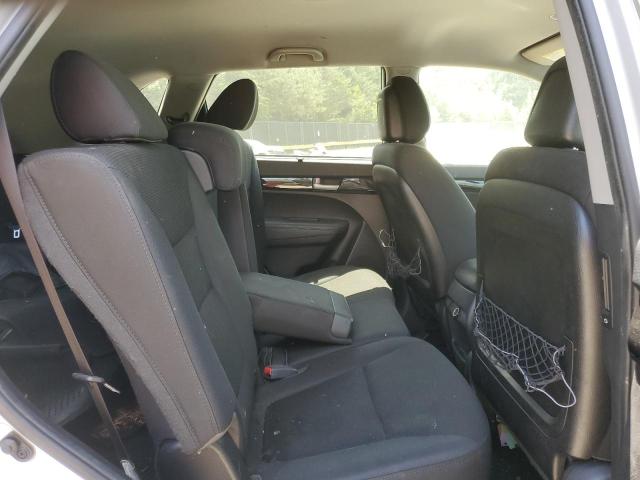 Photo 10 VIN: 5XYKT4A69FG631892 - KIA SORENTO LX 