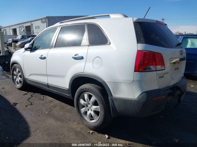 Photo 2 VIN: 5XYKT4A6XDG352786 - KIA SORENTO 