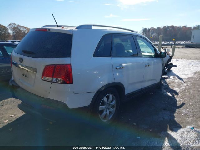 Photo 3 VIN: 5XYKT4A6XDG352786 - KIA SORENTO 