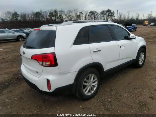 Photo 3 VIN: 5XYKT4A6XEG445650 - KIA SORENTO 