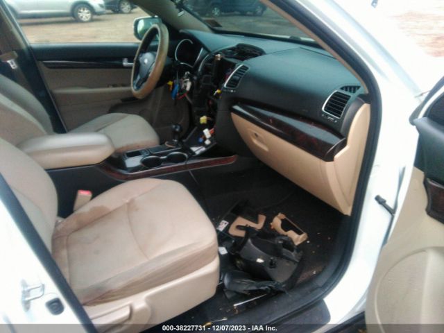 Photo 4 VIN: 5XYKT4A6XEG445650 - KIA SORENTO 