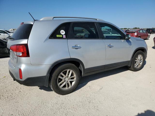 Photo 2 VIN: 5XYKT4A6XEG464330 - KIA SORENTO LX 