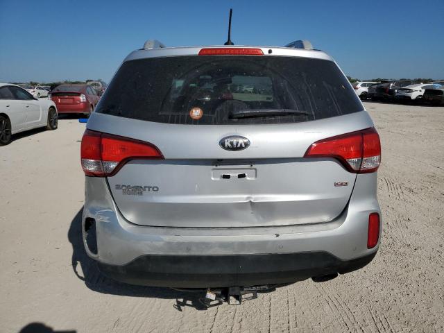 Photo 5 VIN: 5XYKT4A6XEG464330 - KIA SORENTO LX 