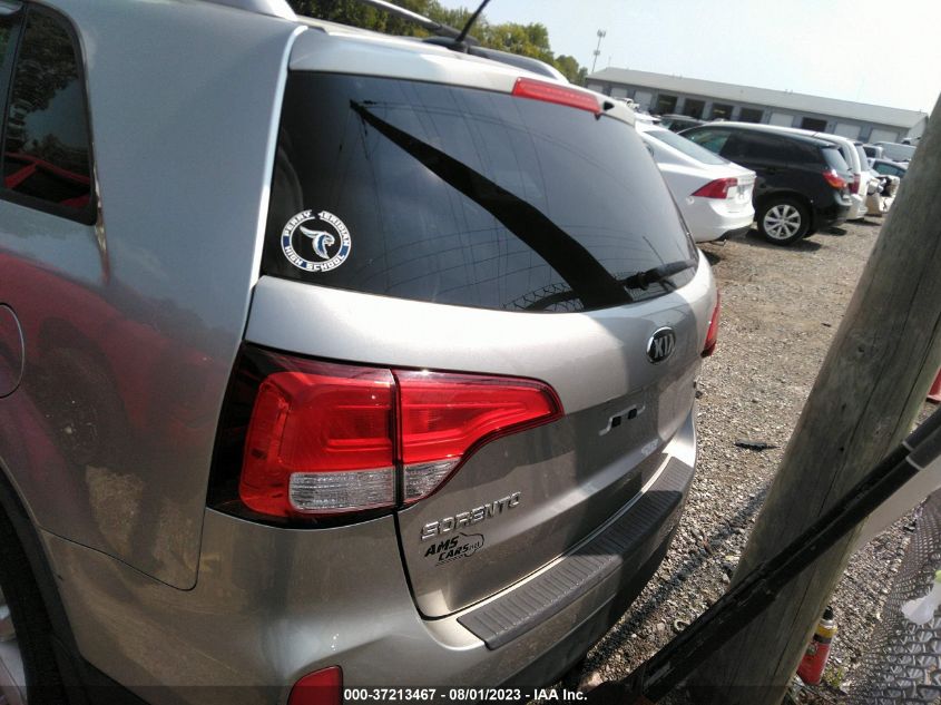 Photo 15 VIN: 5XYKT4A6XEG509492 - KIA SORENTO 