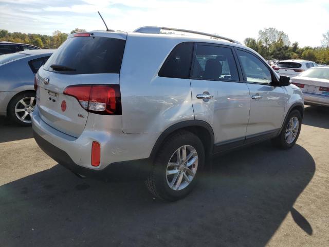 Photo 2 VIN: 5XYKT4A6XEG513140 - KIA SORENTO LX 