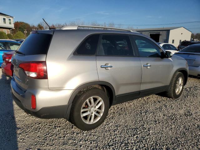 Photo 2 VIN: 5XYKT4A6XFG579124 - KIA SORENTO 