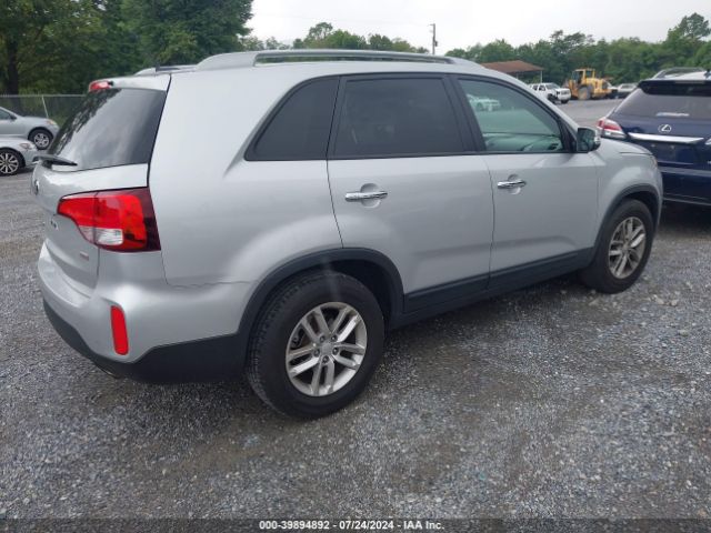 Photo 3 VIN: 5XYKT4A6XFG639046 - KIA SORENTO 