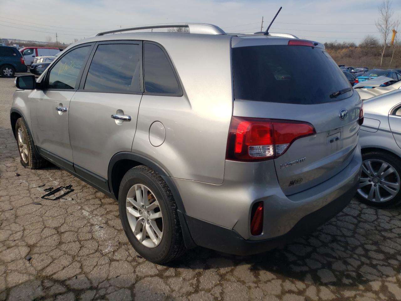 Photo 2 VIN: 5XYKT4A6XFG647258 - KIA SORENTO 