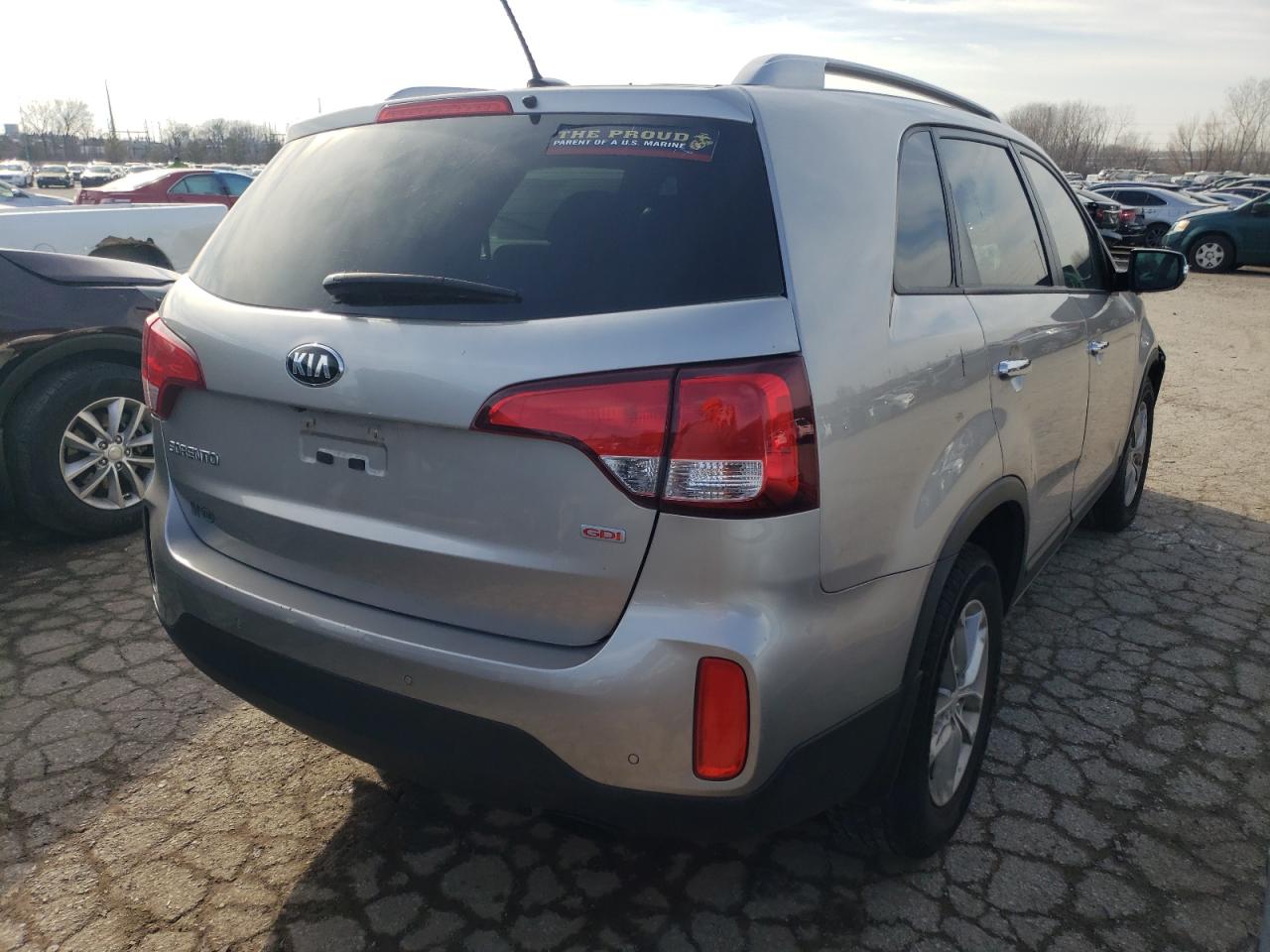 Photo 3 VIN: 5XYKT4A6XFG647258 - KIA SORENTO 