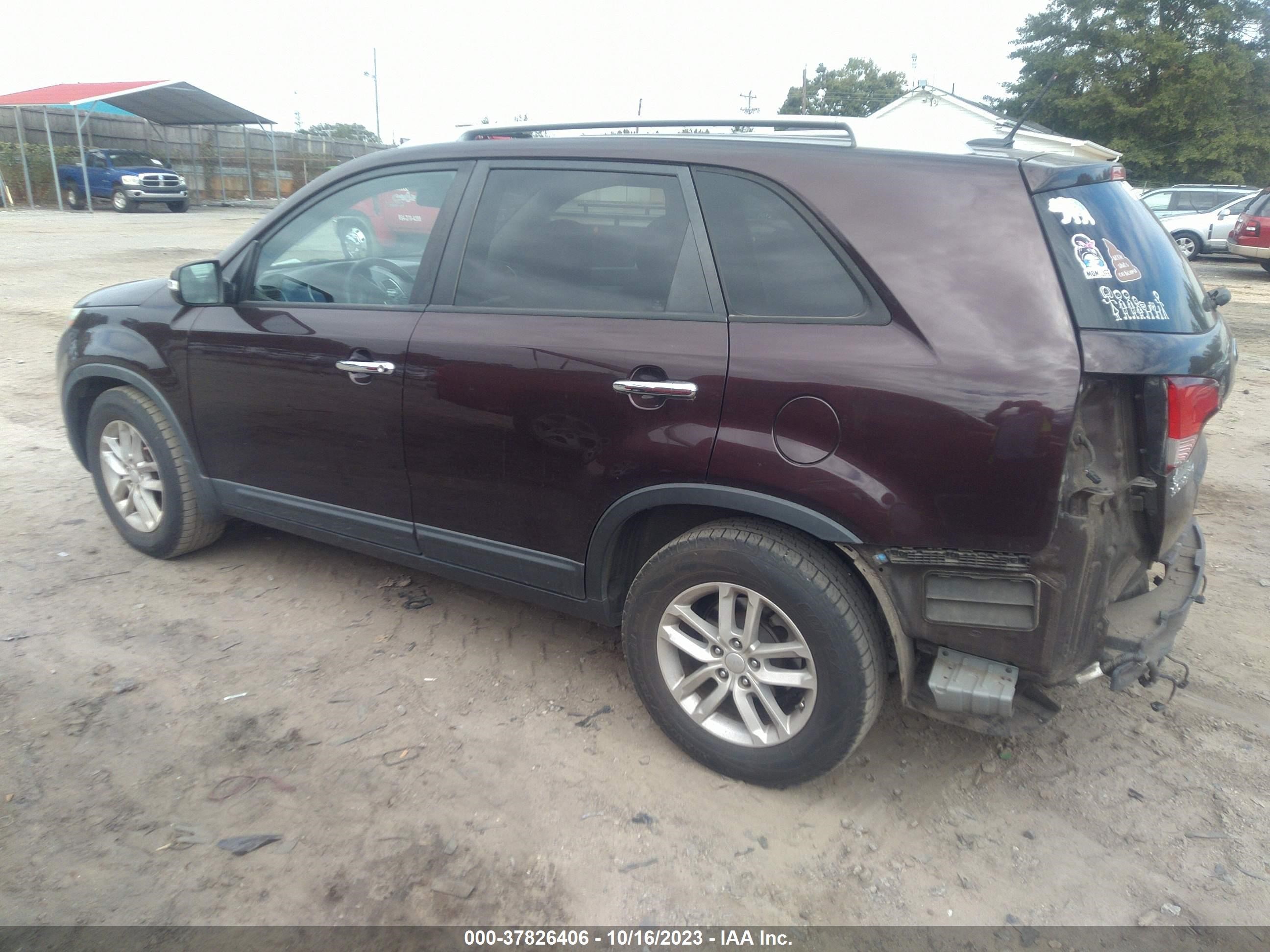 Photo 2 VIN: 5XYKT4A6XFG653318 - KIA SORENTO 