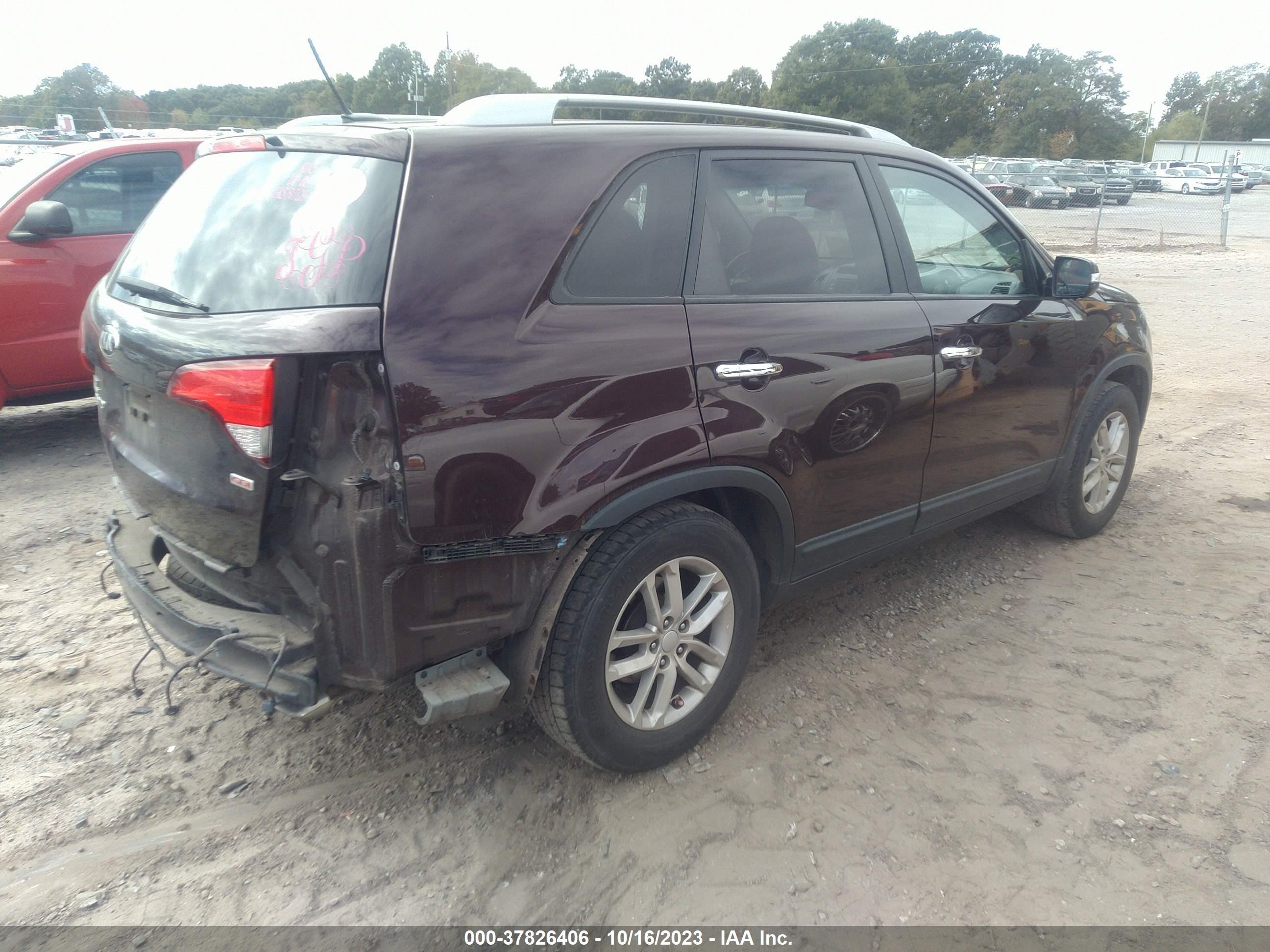 Photo 3 VIN: 5XYKT4A6XFG653318 - KIA SORENTO 