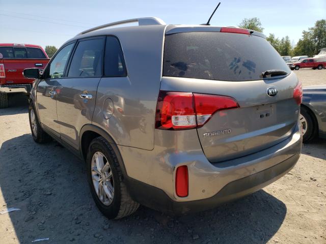 Photo 2 VIN: 5XYKT4A6XFG657661 - KIA SORENTO LX 