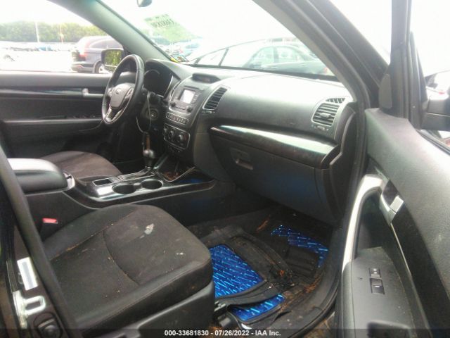 Photo 4 VIN: 5XYKT4A70FG587273 - KIA SORENTO 