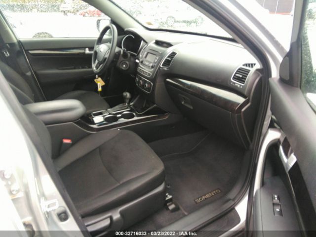 Photo 4 VIN: 5XYKT4A70FG600765 - KIA SORENTO 