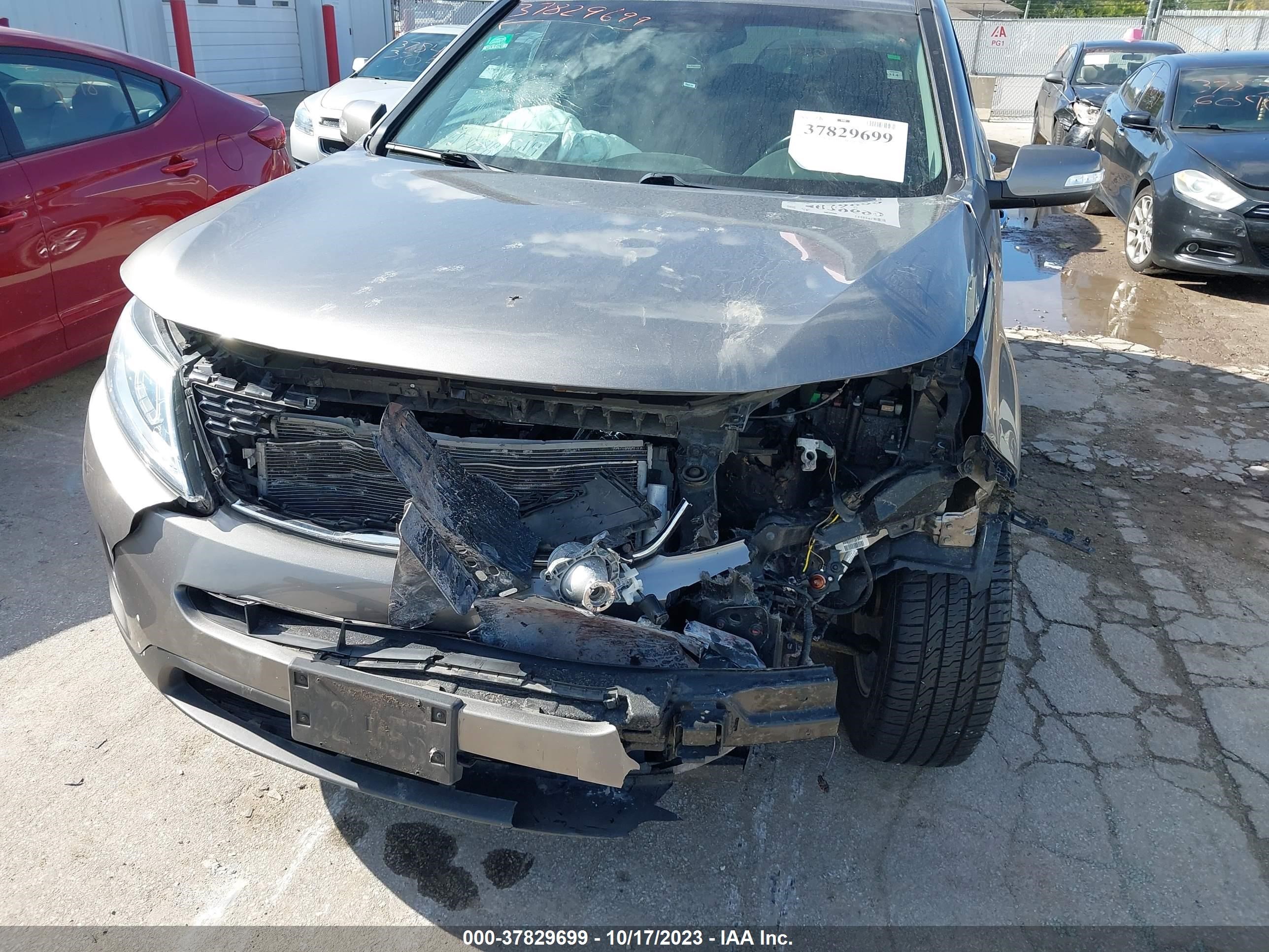 Photo 5 VIN: 5XYKT4A71FG585466 - KIA SORENTO 